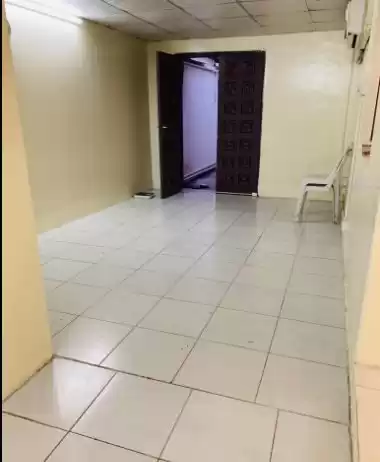 Жилой Готовая недвижимость 2 спальни Н/Ф Квартира  в аренду в Аль-Садд , Доха #15703 - 1  image 